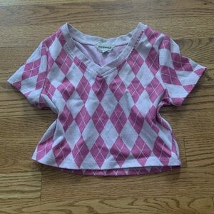 Grunge 2000’s vintage pink and white argyle crop top💗